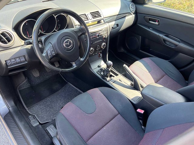 Mazda - 2005 - 3 - personenauto - afbeelding 4 van  18