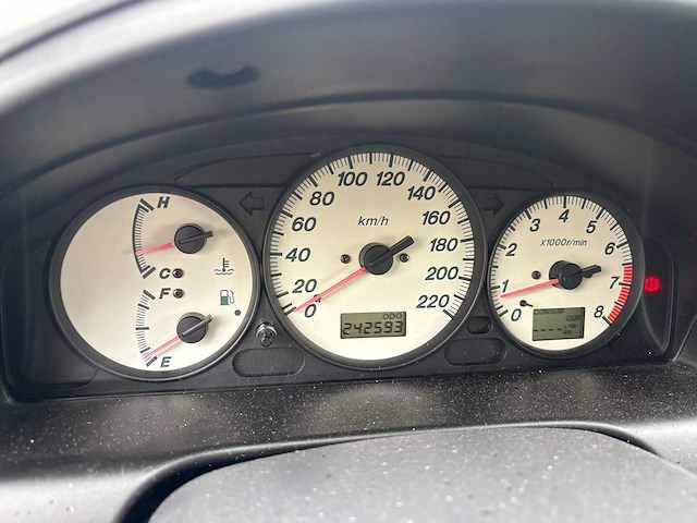 Mazda - premacy - 1.8i active - car - 2003 - afbeelding 8 van  19