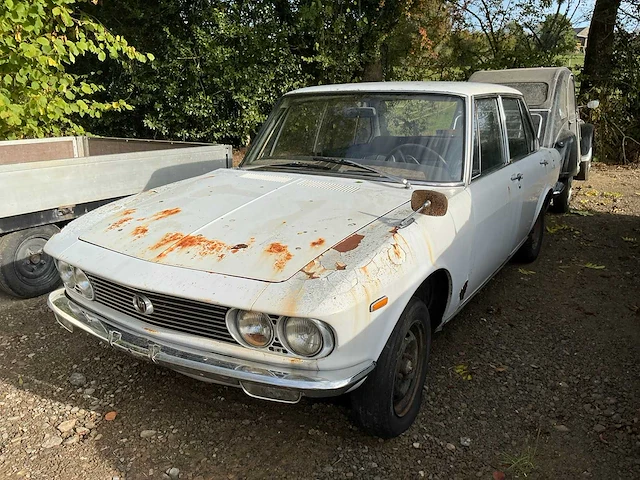 Mazda 1500 sedan su4a vintage auto's > 15 - afbeelding 1 van  22