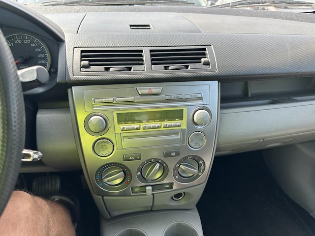 Mazda 2 - 1.4i 16v tsi 80, 2004 - afbeelding 9 van  35