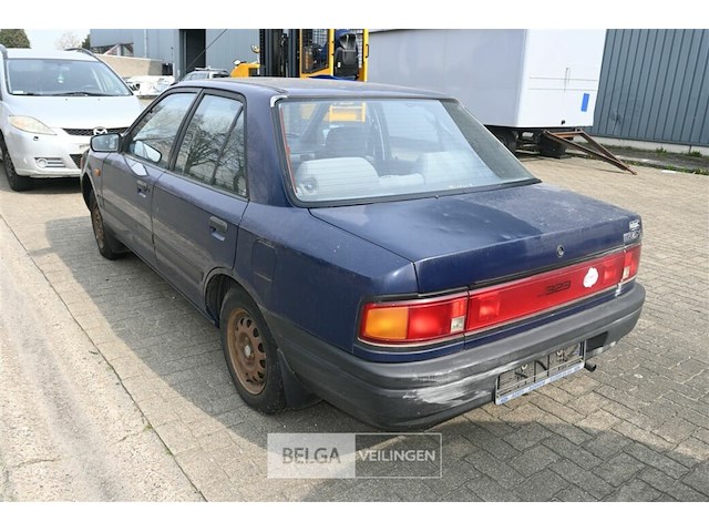 Mazda 323 - afbeelding 6 van  9