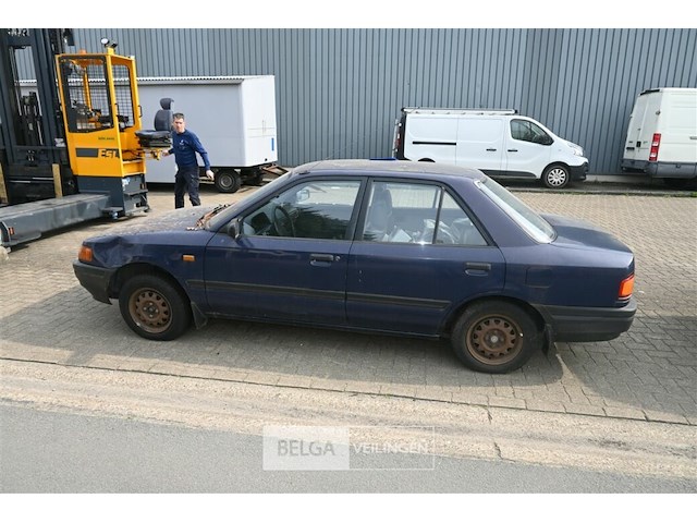 Mazda 323 - afbeelding 7 van  9