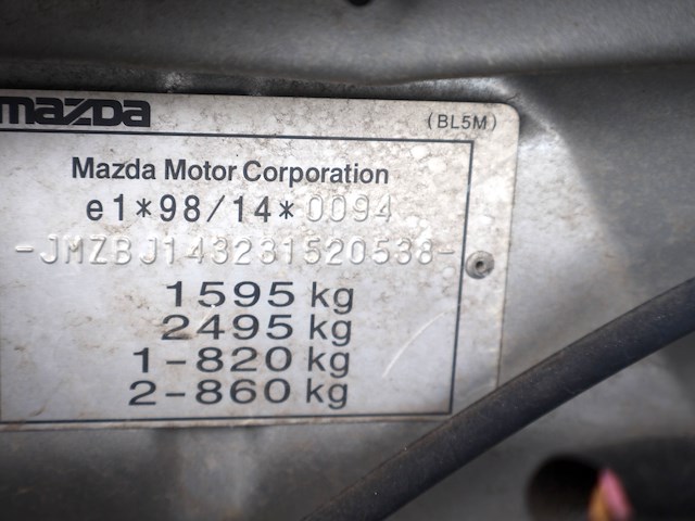 Mazda 323f - jmzbj143231520538 - 2003 - afbeelding 11 van  26