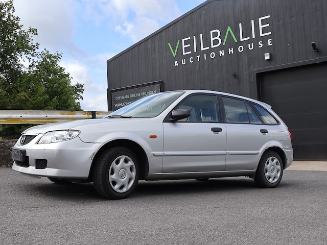 Mazda 323f - jmzbj143231520538 - 2003 - afbeelding 1 van  26