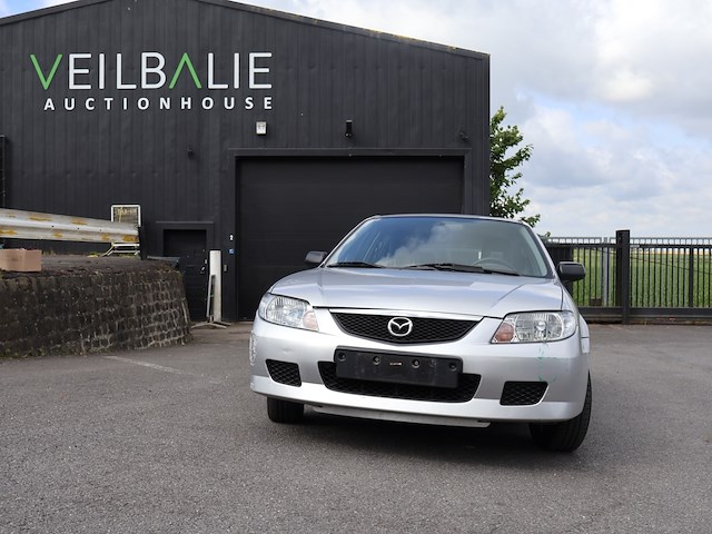 Mazda 323f - jmzbj143231520538 - 2003 - afbeelding 12 van  26