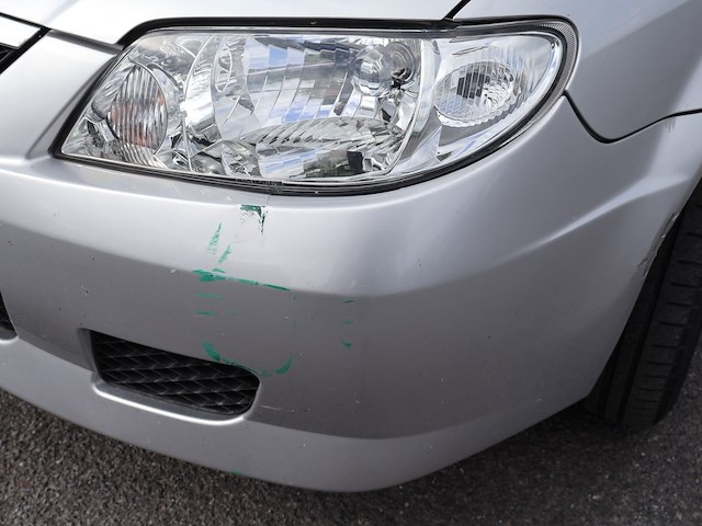 Mazda 323f - jmzbj143231520538 - 2003 - afbeelding 21 van  26