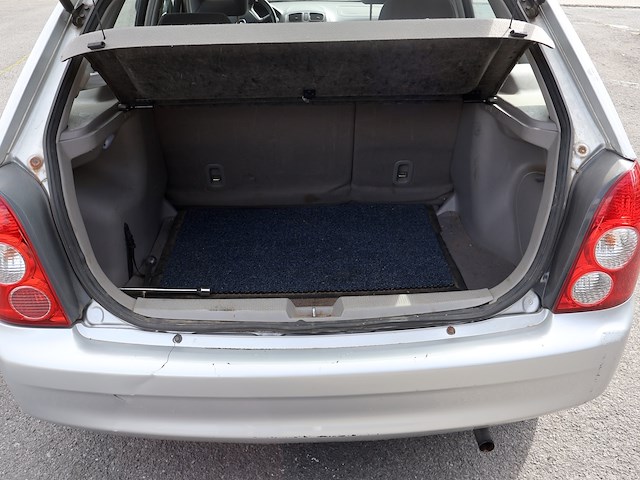 Mazda 323f - jmzbj143231520538 - 2003 - afbeelding 26 van  26