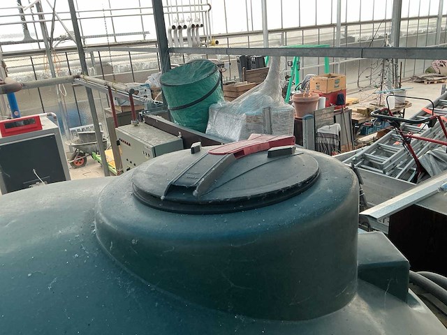 Mazout tank met pomp - afbeelding 8 van  8