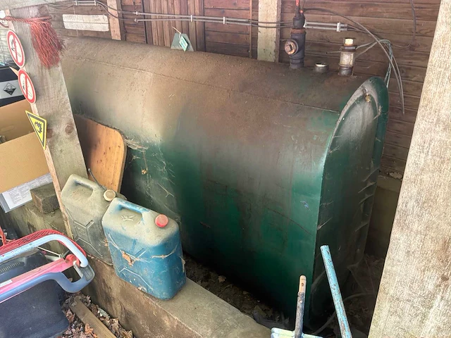 Mazoutcontainer met inhoud (500l) - afbeelding 1 van  3