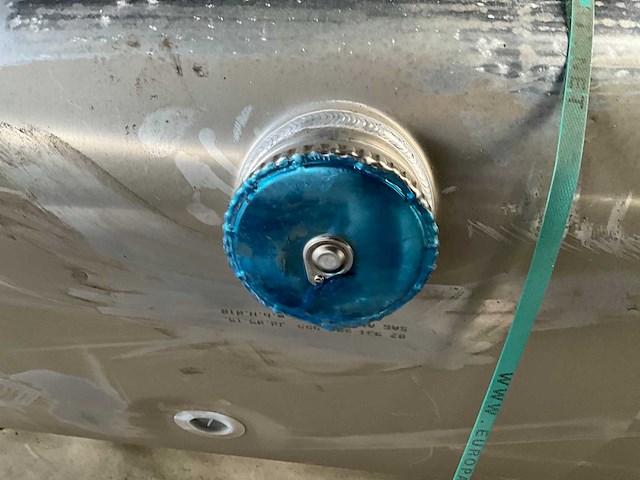 Mazouttank ongebruikt vrachtwagen compleet met 2 depannagestangen - afbeelding 2 van  11