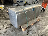 Mazouttank ongebruikt vrachtwagen compleet met 2 depannagestangen - afbeelding 5 van  11