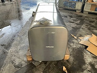 Mazouttank ongebruikt vrachtwagen compleet met 2 depannagestangen - afbeelding 10 van  11