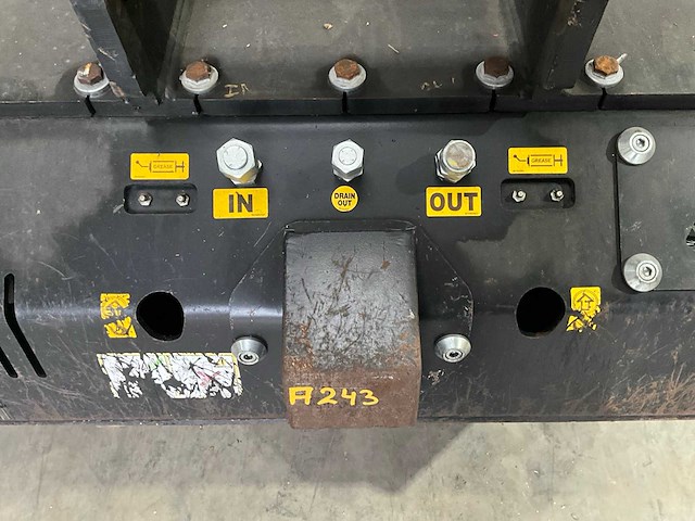 Mb crusher - mb-l200 s2 - graafbak - 2024 - afbeelding 3 van  14