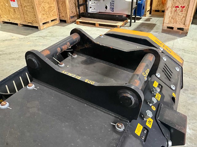 Mb crusher - mb-l200 s2 - graafbak - 2024 - afbeelding 4 van  14