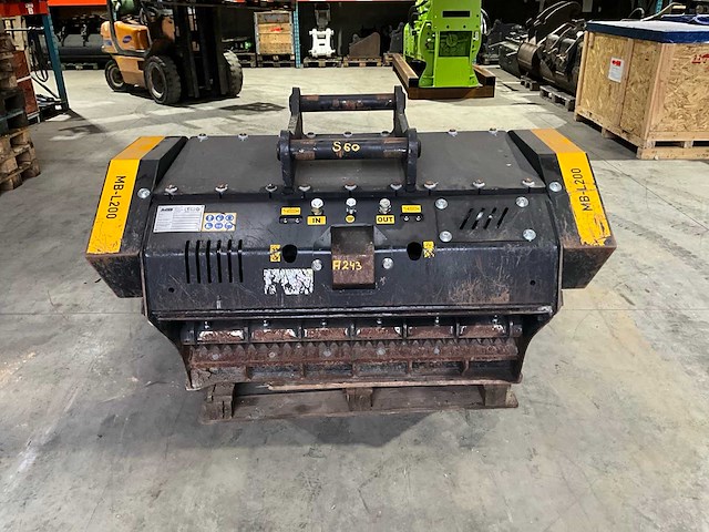 Mb crusher - mb-l200 s2 - graafbak - 2024 - afbeelding 9 van  14