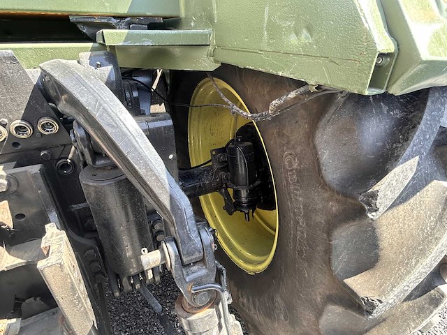 Mb trac 1500 - 1989 - vierwielaangedreven landbouwtractor - afbeelding 14 van  19