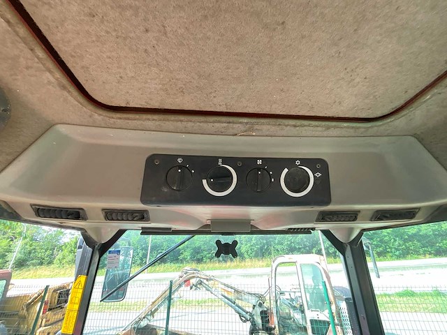 Mc cormick mc 130 4wd landbouwtractor - afbeelding 9 van  42