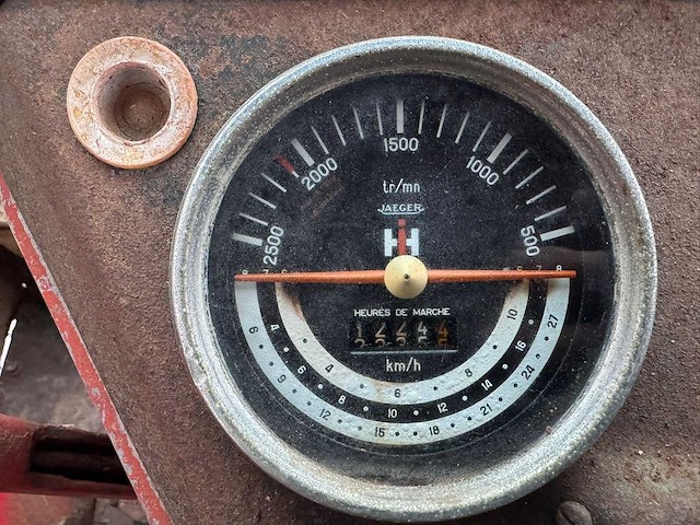 Mccormick - international 624 - 4-wheel drive tractor - afbeelding 4 van  15