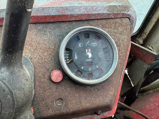 Mccormick - international 624 - 4-wheel drive tractor - afbeelding 5 van  15