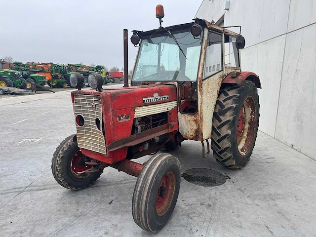 Mccormick - international 624 - 4-wheel drive tractor - afbeelding 12 van  15