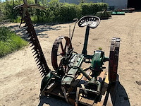 Mccormick grasmaaier oldtimer tractor - afbeelding 1 van  4