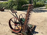Mccormick grasmaaier oldtimer tractor - afbeelding 2 van  4