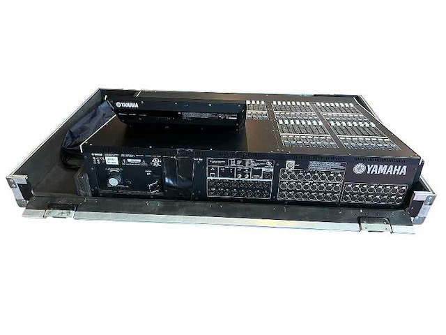 Mcl32 - m7cl32 incl flighcases - afbeelding 2 van  2