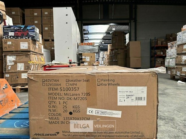 Mclaren 720s - black - afbeelding 2 van  3