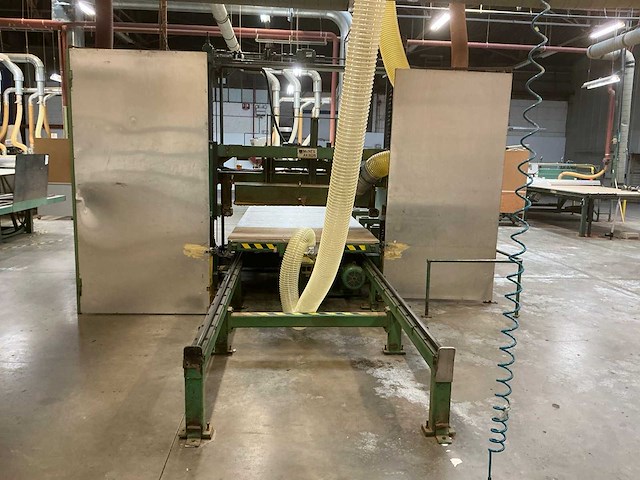 Mcneil akron (femco) horizontale lintzaagmachine - afbeelding 29 van  33