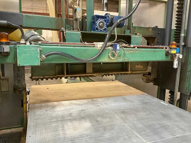 Mcneil akron (femco) horizontale lintzaagmachine - afbeelding 32 van  33