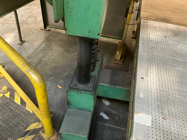 Mcneil akron (femco) horizontale lintzaagmachine - afbeelding 3 van  33