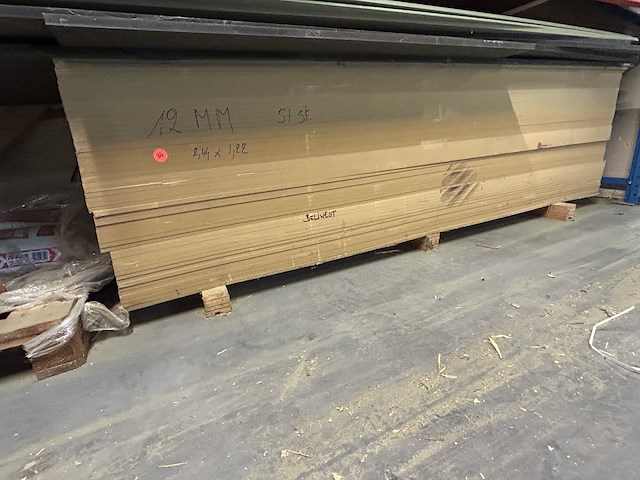 Mdf bruin 2440x1220x12mm (51st) - afbeelding 1 van  2