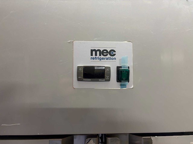 Mec cf1400dt gekoelde kast vriezer (1 maand gebruik) - afbeelding 2 van  7
