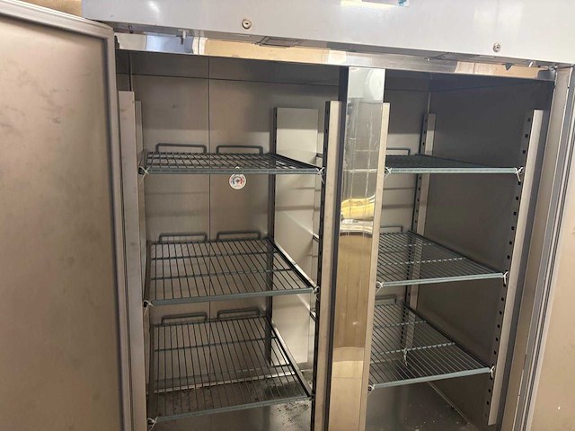 Mec cf1400dt gekoelde kast vriezer (1 maand gebruik) - afbeelding 5 van  7