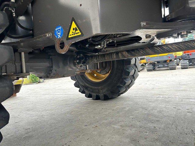 Mecalac - 2016 - 12mtx - mobiele graafmachine - afbeelding 19 van  64