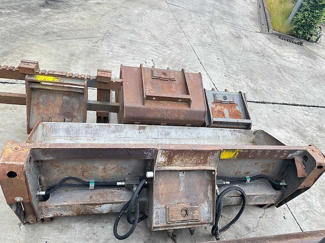 Mecalac - 2016 - 12mtx - mobiele graafmachine - afbeelding 28 van  64