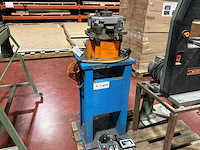 Mecan perslucht bediend ponsmachine - afbeelding 1 van  3
