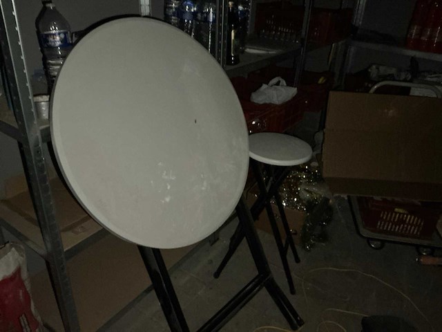 Mecanorekje/ inclusief kunststof rek, opplooibare tafel, 1 kleine plateauwagen, 1 stoepbord lotto, partij tijdschriften in 3 kunststof stapelkratten (3x) - afbeelding 2 van  7