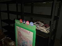 Mecanorekje/ inclusief kunststof rek, opplooibare tafel, 1 kleine plateauwagen, 1 stoepbord lotto, partij tijdschriften in 3 kunststof stapelkratten (3x) - afbeelding 5 van  7