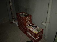 Mecanorekje/ inclusief kunststof rek, opplooibare tafel, 1 kleine plateauwagen, 1 stoepbord lotto, partij tijdschriften in 3 kunststof stapelkratten (3x) - afbeelding 6 van  7