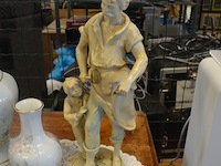 Mechelse eiken kast 2 deuren 2 laden afm. 150x50x80, bruin houten kast laag model 2 deuren 2 laden afm. 100x55x105, beeldje vader met kind, 5 diverse sierstukken limoges, lamp met kap limoges - afbeelding 7 van  17