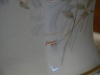 Mechelse eiken kast 2 deuren 2 laden afm. 150x50x80, bruin houten kast laag model 2 deuren 2 laden afm. 100x55x105, beeldje vader met kind, 5 diverse sierstukken limoges, lamp met kap limoges - afbeelding 12 van  17