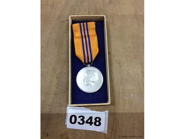 …medaille koningin beatrice - afbeelding 1 van  2
