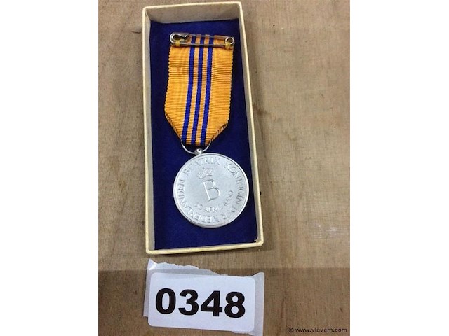 …medaille koningin beatrice - afbeelding 2 van  2