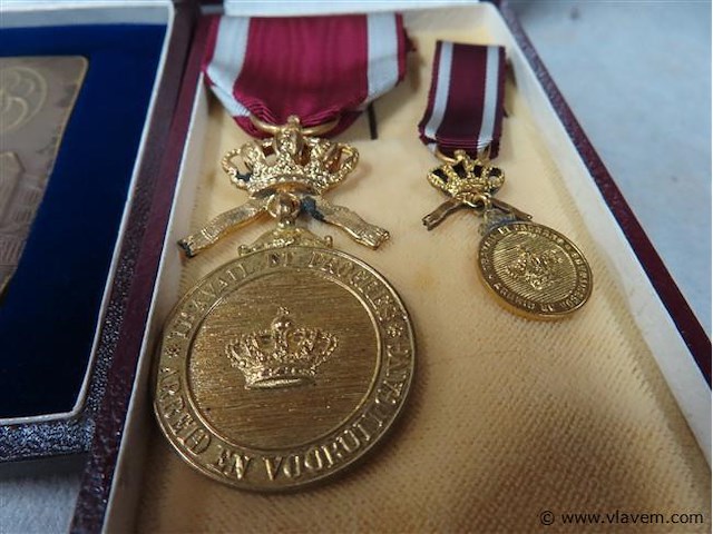 Medailles 4 stuks - afbeelding 4 van  5