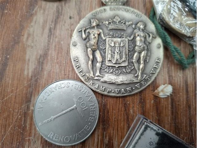Medaille's - afbeelding 2 van  2