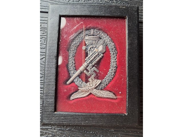 Medaillon luchtafweergeschut wo2 - afbeelding 1 van  1