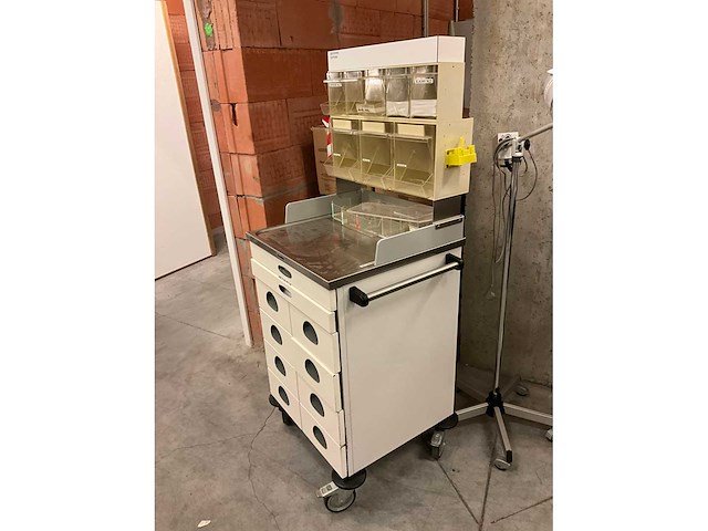 Medicatiewagen - afbeelding 2 van  5