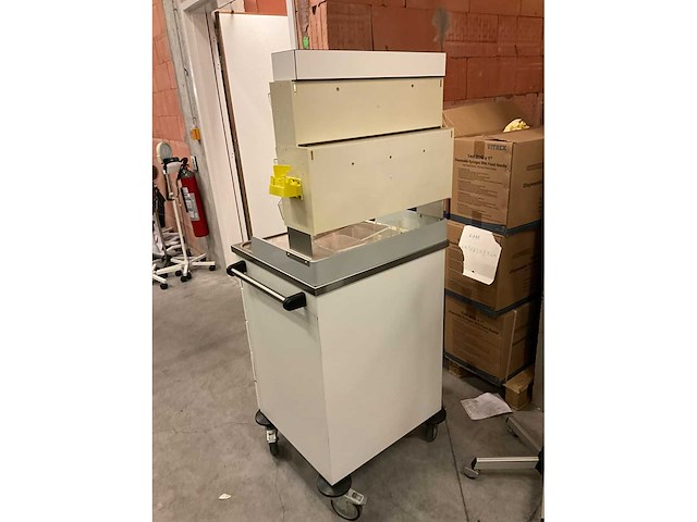 Medicatiewagen - afbeelding 5 van  5