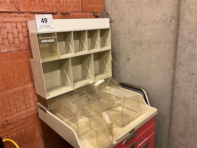 Medicatiewagen - afbeelding 5 van  6